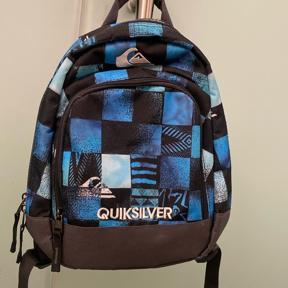 Kids Quicksilver mini backpack. Fit for a preschooler or Kindergartner.